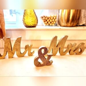 Wedding Day "Mr &  Mrs." Gold Glitter Calligraphy Tabletoppers